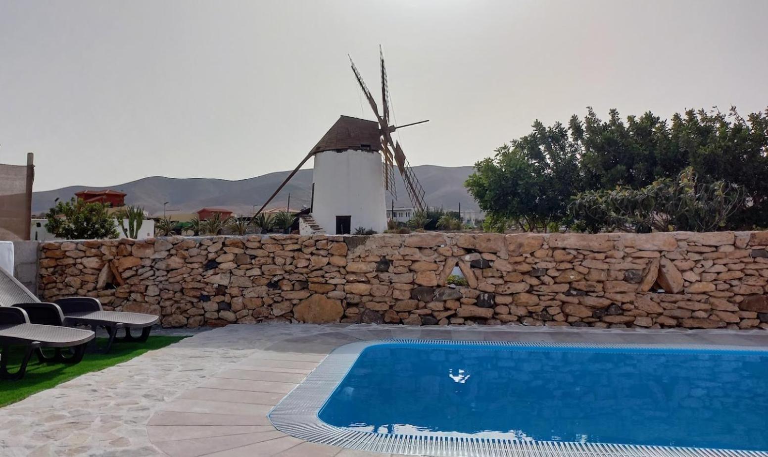 Encantadora Casita Con Molino Y Piscina 安提瓜 外观 照片
